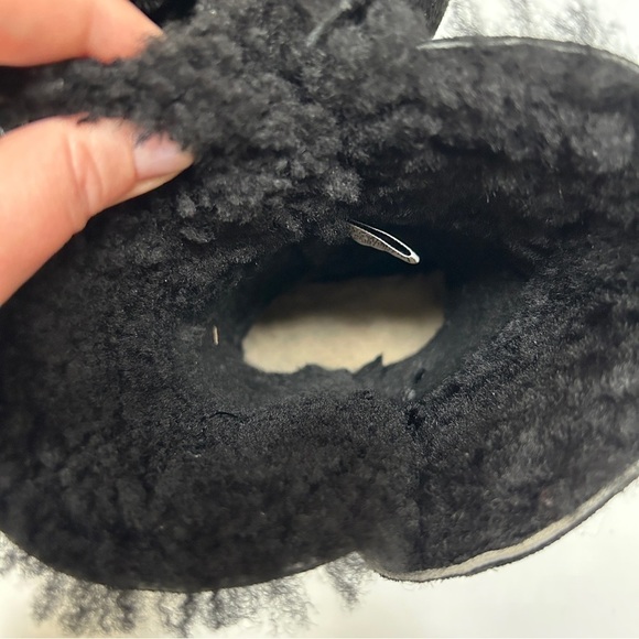 BearPaw Suede Black Sheepskin Wool Toggle Boots 917W-Jade, Size 8 - Picture 14 of 16